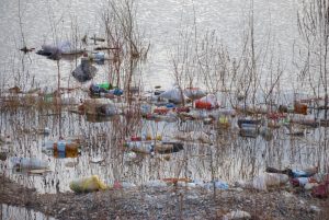 Plast vatten miljöförstöring